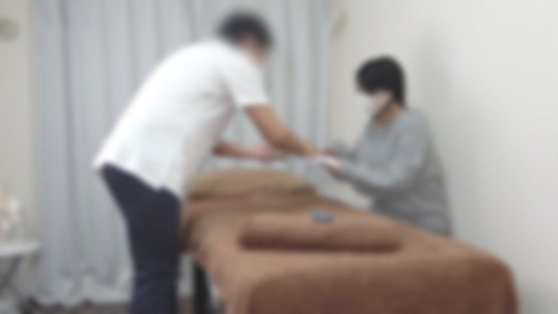 ♡12/21迄半額！【無/なま中出し】近くに住んでいる天然もさもさヘアーの20代半ばの可愛い女性がまた来店してくれました。アニメが大好きなとても明るく可愛らしいH大好き特典も増量です！